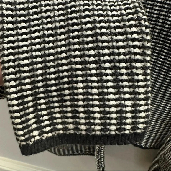 H&M Black and White Woven Silver Chain Trimmed Cardigan Sz L GUC - Picture 8 of 9